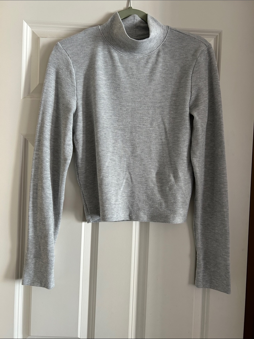 American Eagle Light Gray waffle Mock Neck XL